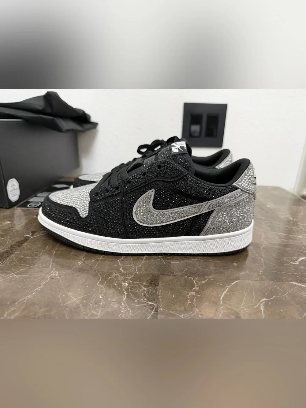 New! Women’s Jordan 1 Retro Low OG Swarovski Crystal Sneakers, Size 9 Fits Men’s